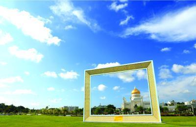 Water Village and Night Market Tour